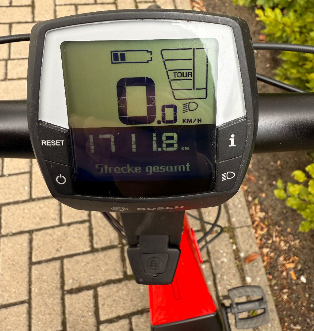  Victoria ETrekking 8.8 Vorführbike Mit 1711 Km - 400 Wh - 2023 - 28 Zoll - Tiefeinsteiger